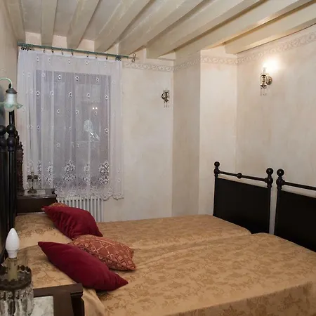 Elegante Dorsoduro Appartement Venetië